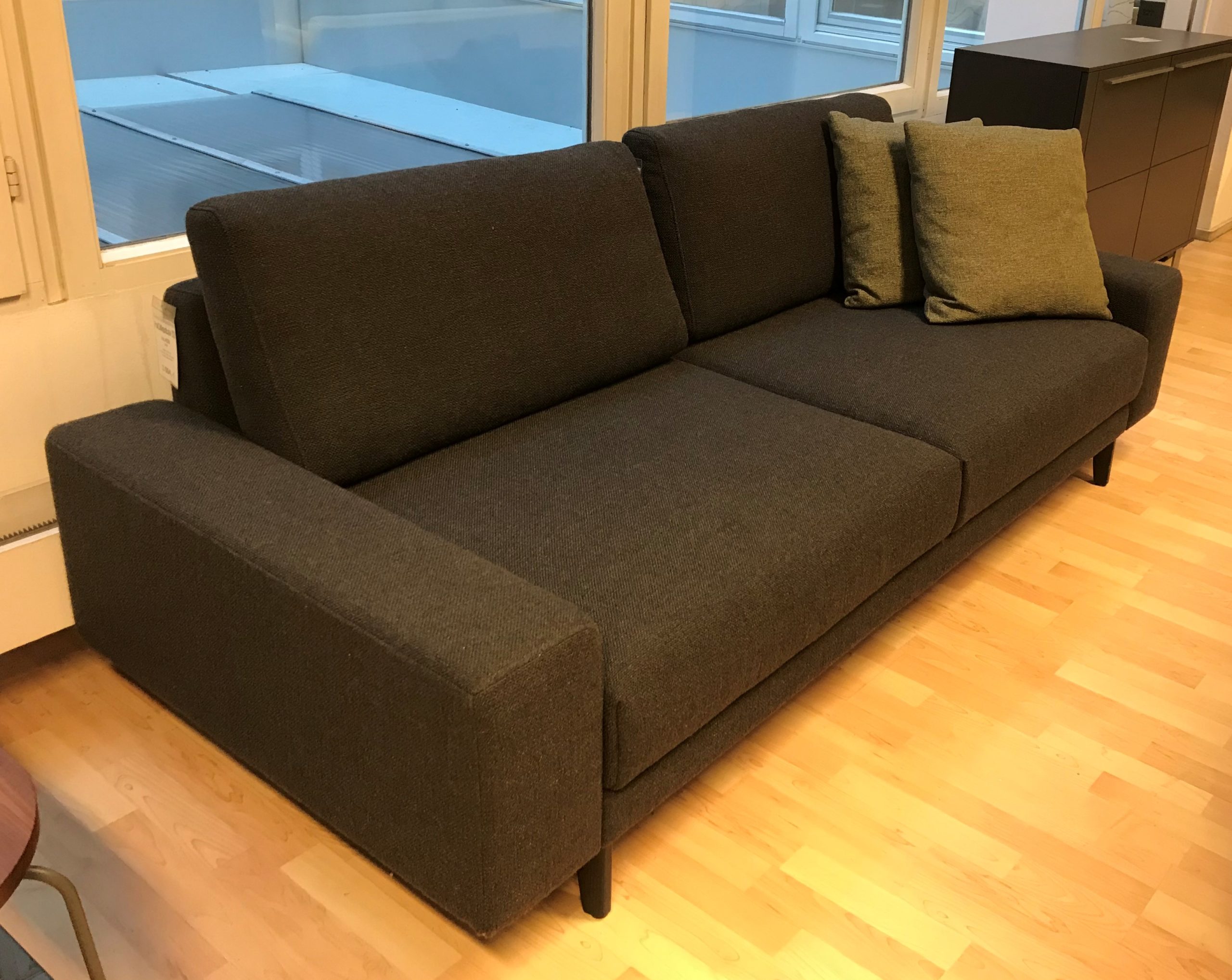 Hülsta 450 Sofa Armlehnen breit-niedrig und - Wohngalerie Teppich