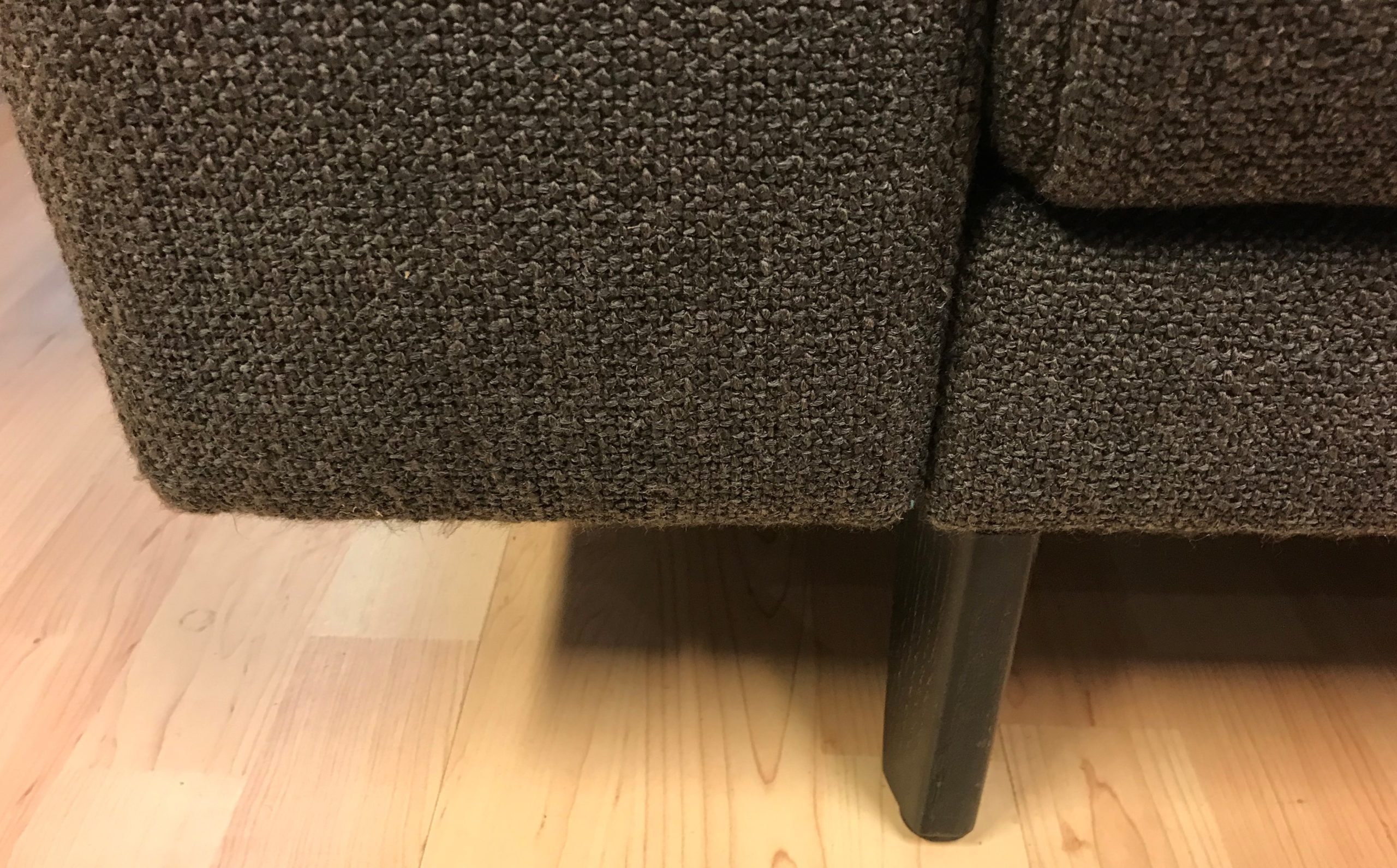 Wohngalerie Hülsta 450 und - breit-niedrig Sofa Armlehnen Teppich-